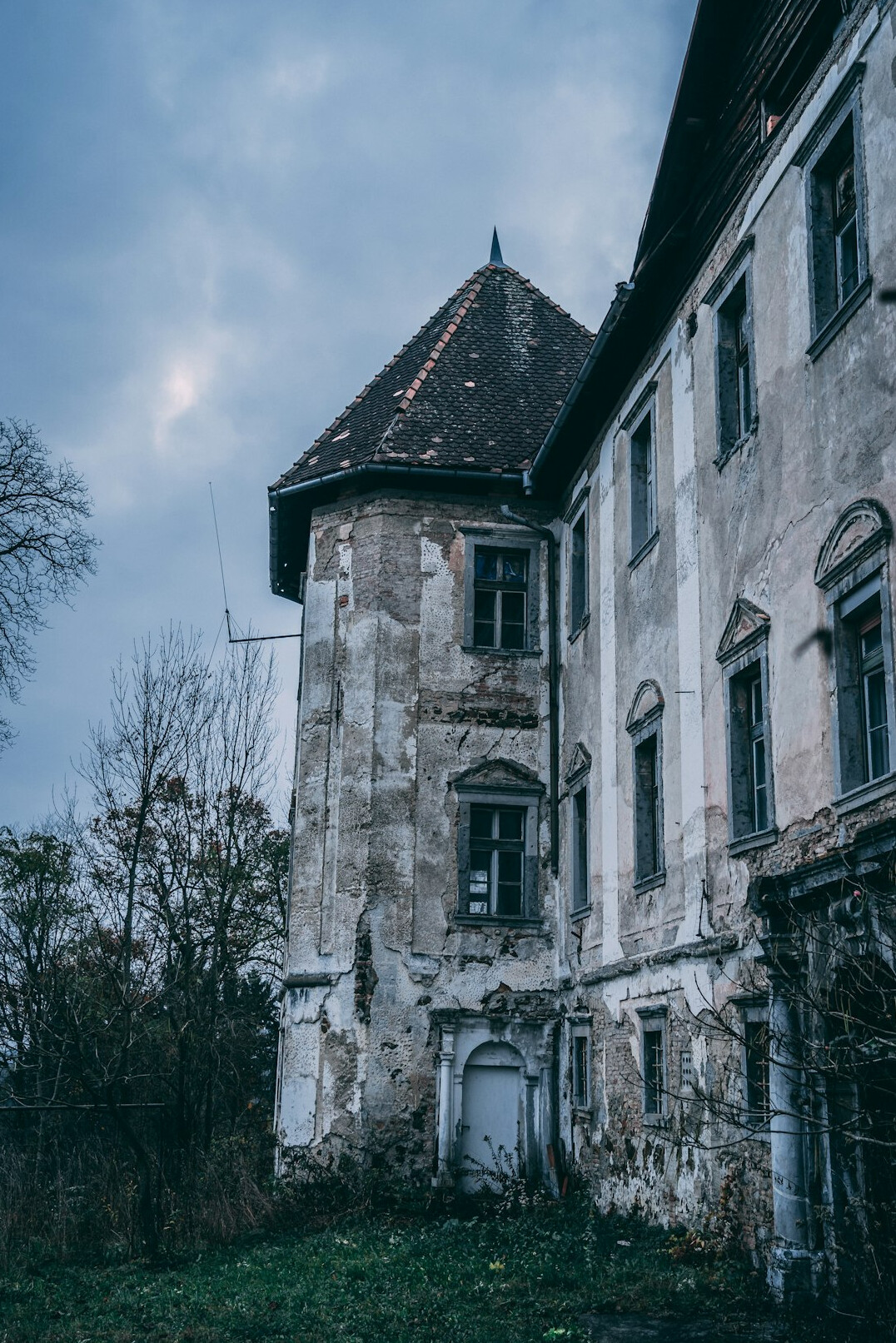 old abandoned villa exterior