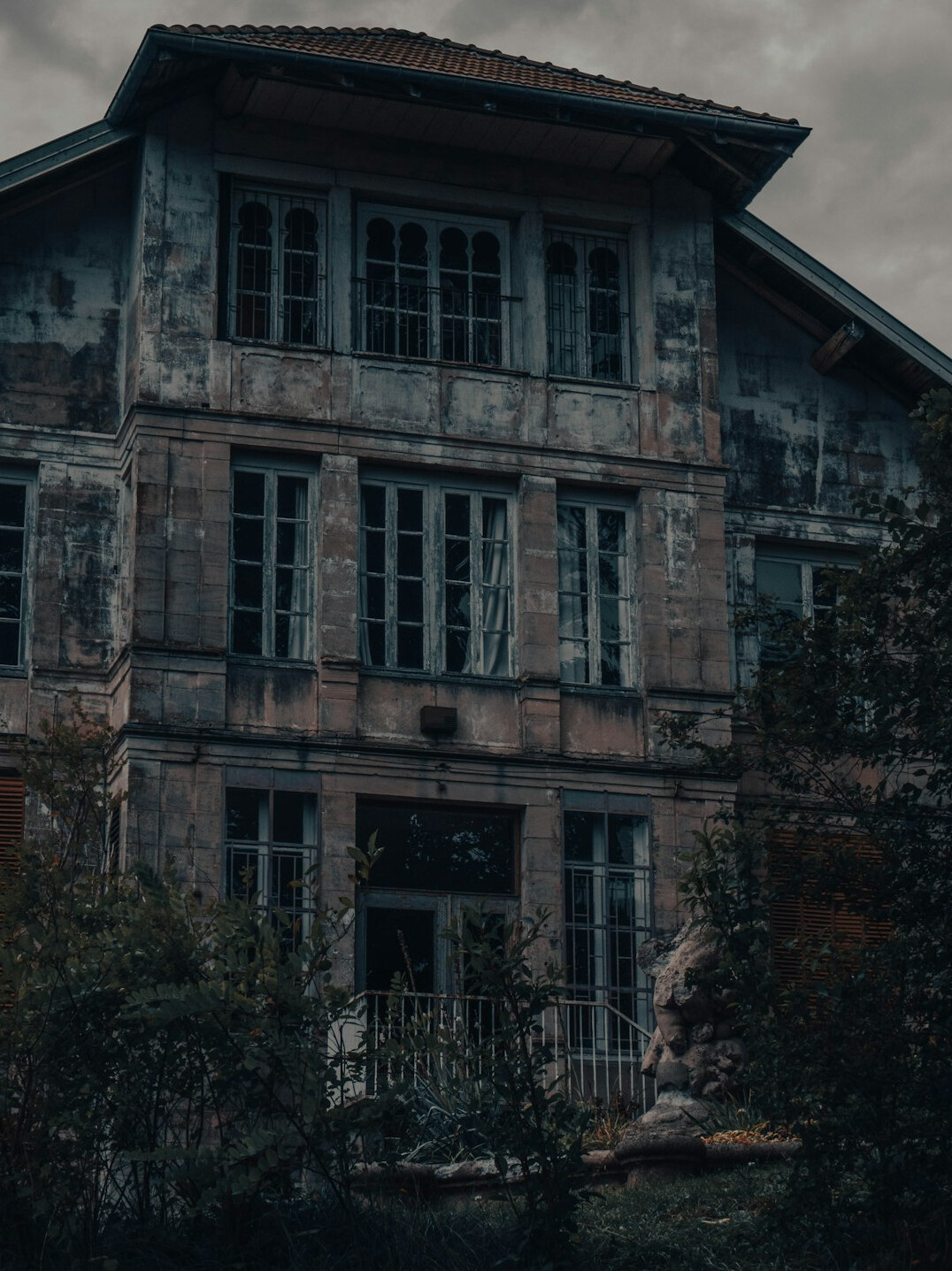 old abandoned villa exterior